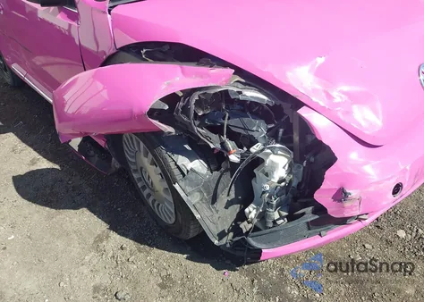 2015 Volkswagen Beetle 1.8T из США, поврежденный, VIN 3VW507AT7FM818898